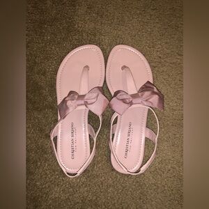 NEW women’s size 7 bow sandal